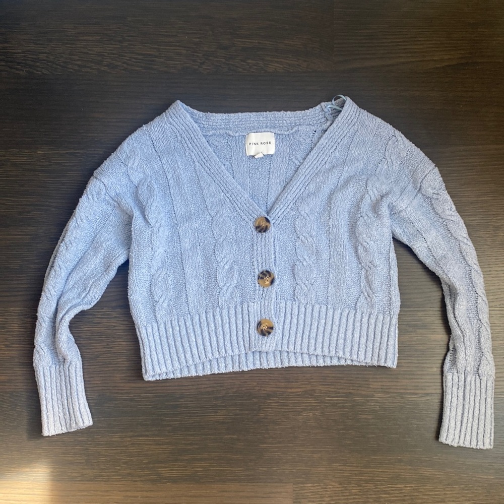 NORDSTROM RACK LIGHT BLUE KNIT SWEATER WITGH LARGE BUTTONS V-NECK SIZE SMALL